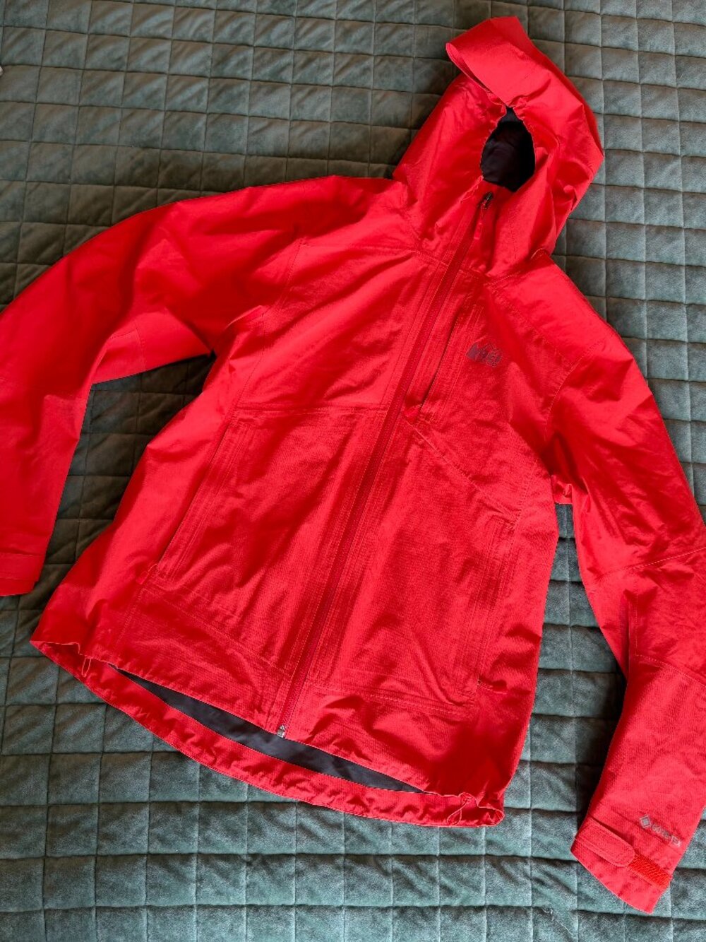 Size M REI Co-op XeroDry GTX Jacket